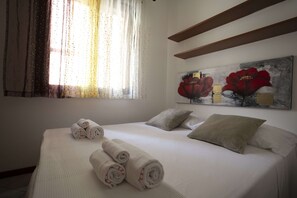 Traditional Villa | 2 bedrooms, Frette Italian sheets, premium bedding - Esperanto Suite&Pool (Favignana)