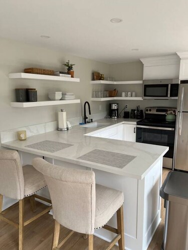 Henderson House and Frog Pond