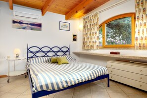 1 bedroom, iron/ironing board, bed sheets - Holiday Home 'Margherita' with Terrace, Garden & Air Conditioning (Olbia)