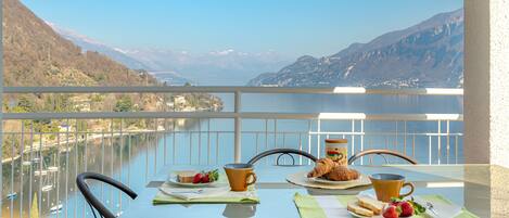 Appartamento, letti multipli | Ristorazione all'aperto