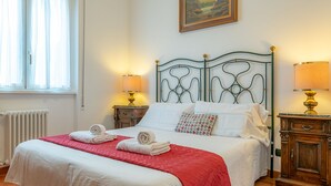 Apartemen, Beberapa Tempat Tidur | 4 kamar tidur, Wi-Fi gratis, dan seprai linen