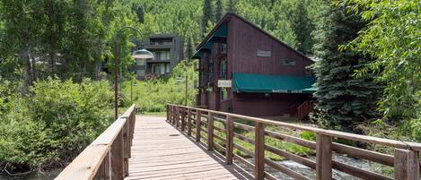 Room, 1 Bedroom | Property grounds