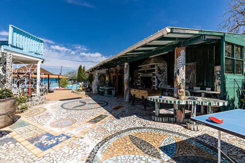 Holiday Home "Gîte 1 à la Maison Mosaïc" with Shared Pool & Wi-Fi