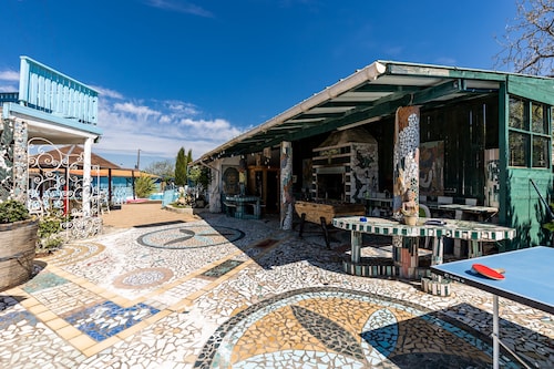 Gîte 2 à la Maison Mosaïc avec piscine partagée