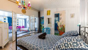 3 bedrooms, free WiFi, bed sheets