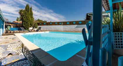 Holiday Home "Gîte Complet à la Maison Mosaïc" with Shared Pool & Wi-Fi