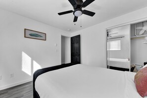 2 bedrooms, travel cot, free WiFi, bed sheets - Owyhee Oasis 1 by Boise Airport (Boise)