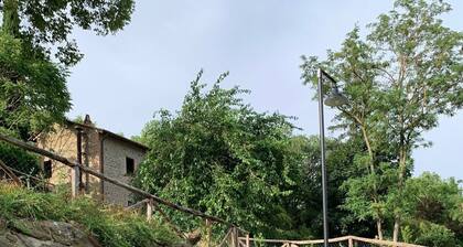Bauernhof "Parulia Country House - Gea" mit Gemeinschaftspool, gemeinsamer Terrasse und WLAN