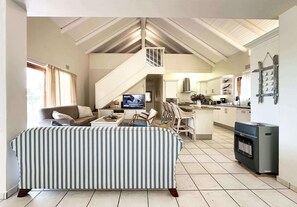 Smart TV, DVD player