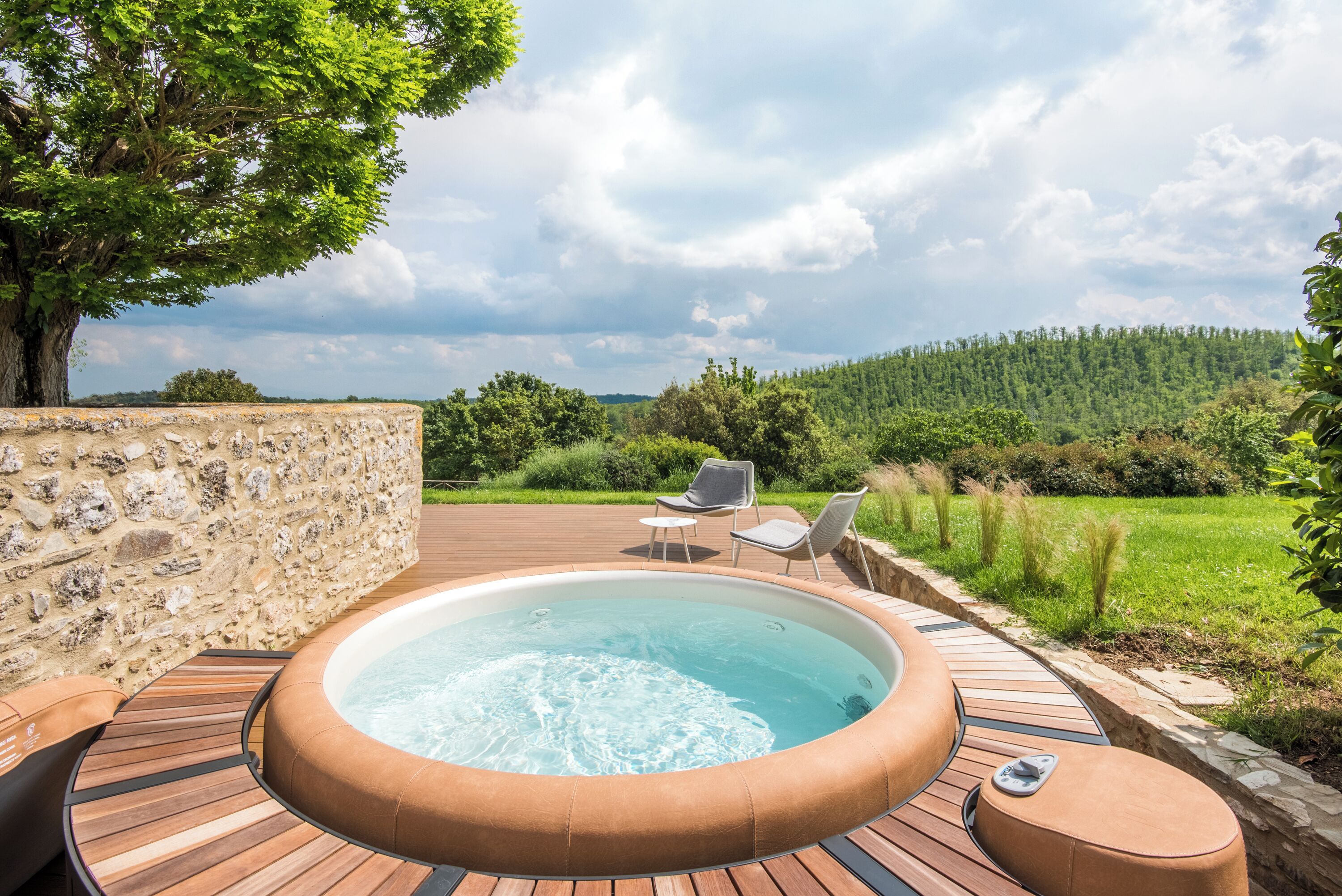 Bain à remous extérieur