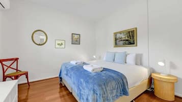 3 bedrooms, iron/ironing board, travel crib, WiFi