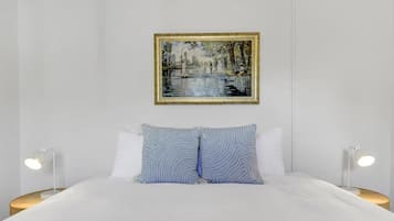3 habitaciones, tabla de planchar con plancha, cuna de viaje y wifi