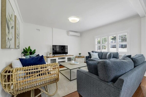 Televisión, oficina