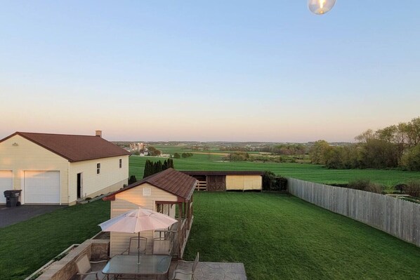 تناول الطعام بالخارج