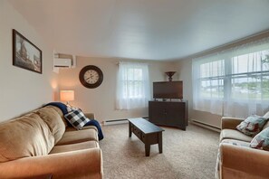 Smart TV, table tennis, books