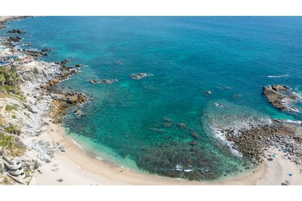 Camastros y toallas de playa 