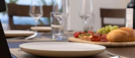 Alimentos y bebidas