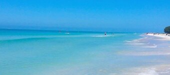 Sunset Point- Beachfront 4 bedroom with private pool and views