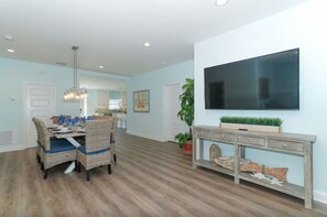 Dining - Bean Point Beachfront- Beachfront 4 bedroom private home with pool/spa (Anna Maria)