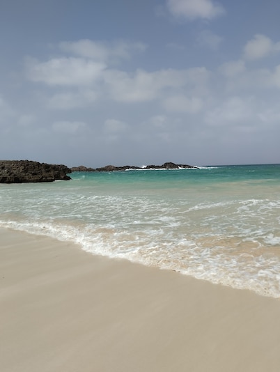 Comfortable and spacious apartment with ocean views of Cabral beach