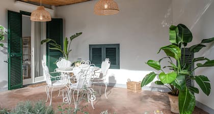 Villa Michela, 2BR, 2BT, amazing patio, newly renovated