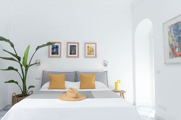 2 bedrooms, in-room safe, iron/ironing board, travel crib