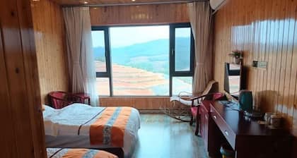 Hongtu Qicai Renjia Hostel