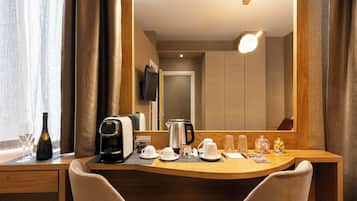 Quarto casal luxo | Cofres nos quartos, individualmente decorados