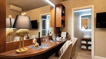 Quarto casal luxo | Cofres nos quartos, individualmente decorados