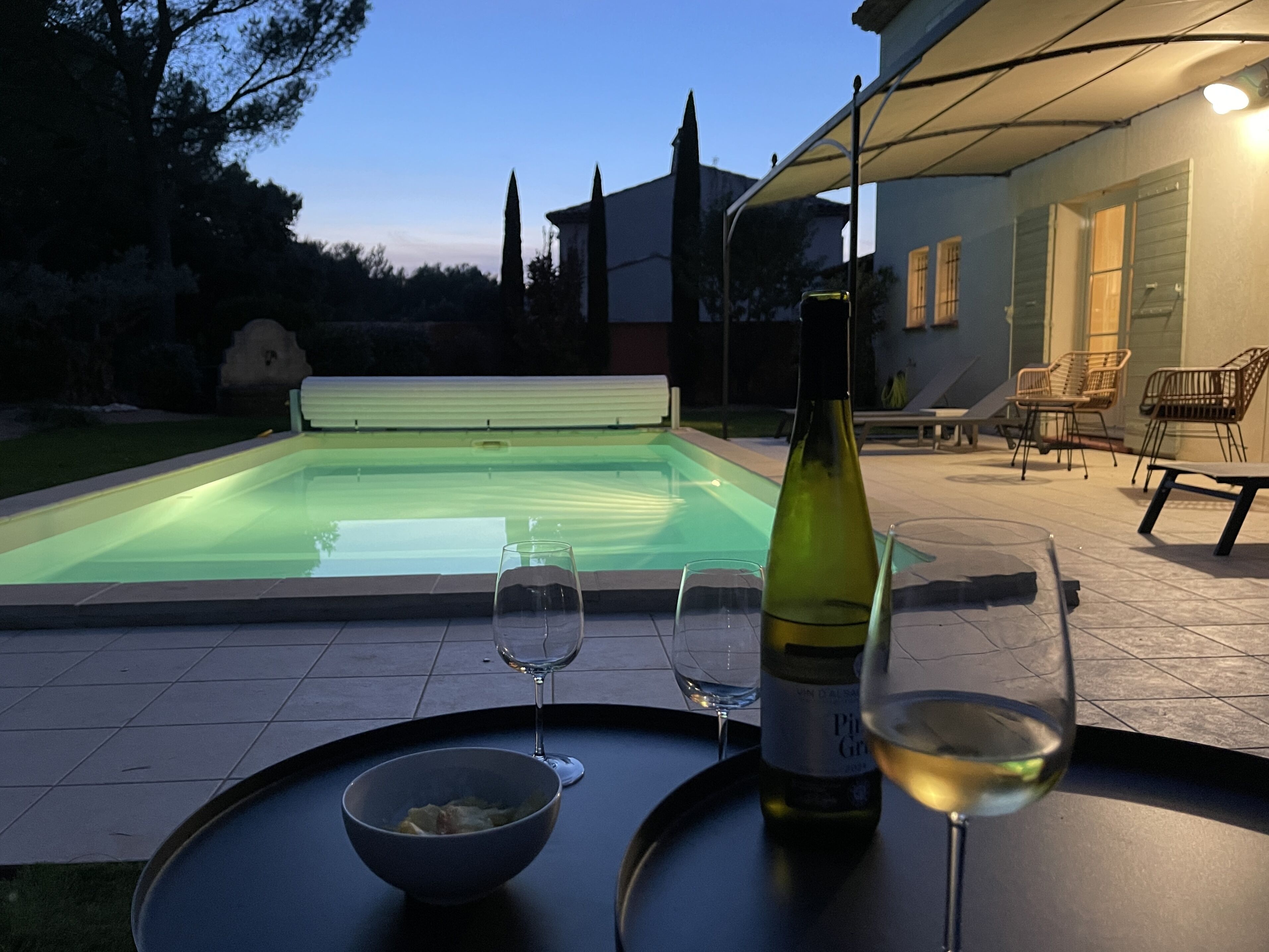 室外游泳池，恒温泳池