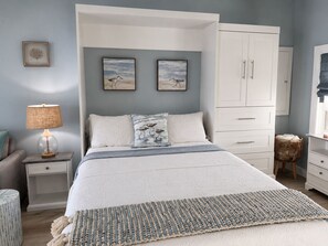 1 bedroom, desk, iron/ironing board, free WiFi - Newport County Coastal Retreat! (PORTSMOUTH)