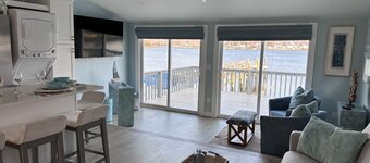 Newport,Coastal Retreat! Boat Dock & Mercedes convertible available for rent .