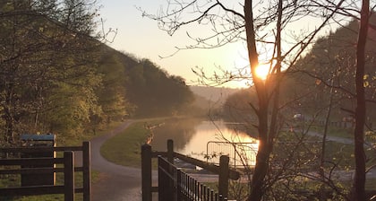 3 bedroom accommodation in Crosskeys, near Newport