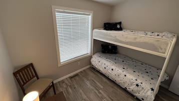 4 bedrooms, iron/ironing board, free WiFi, bed sheets