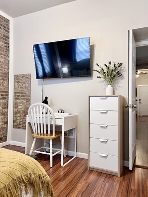 1 bedroom, desk, iron/ironing board, free WiFi