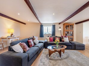 Living area - 3 bedroom accommodation in Preston, near Canterbury (Preston, near Canterbury)