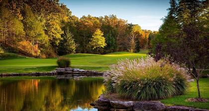 Large 2/3 Condo, Resort/3 Pools/Games/Foosball Bunk Room, King and Queen, SDC!