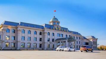 المنشأة من الخارج