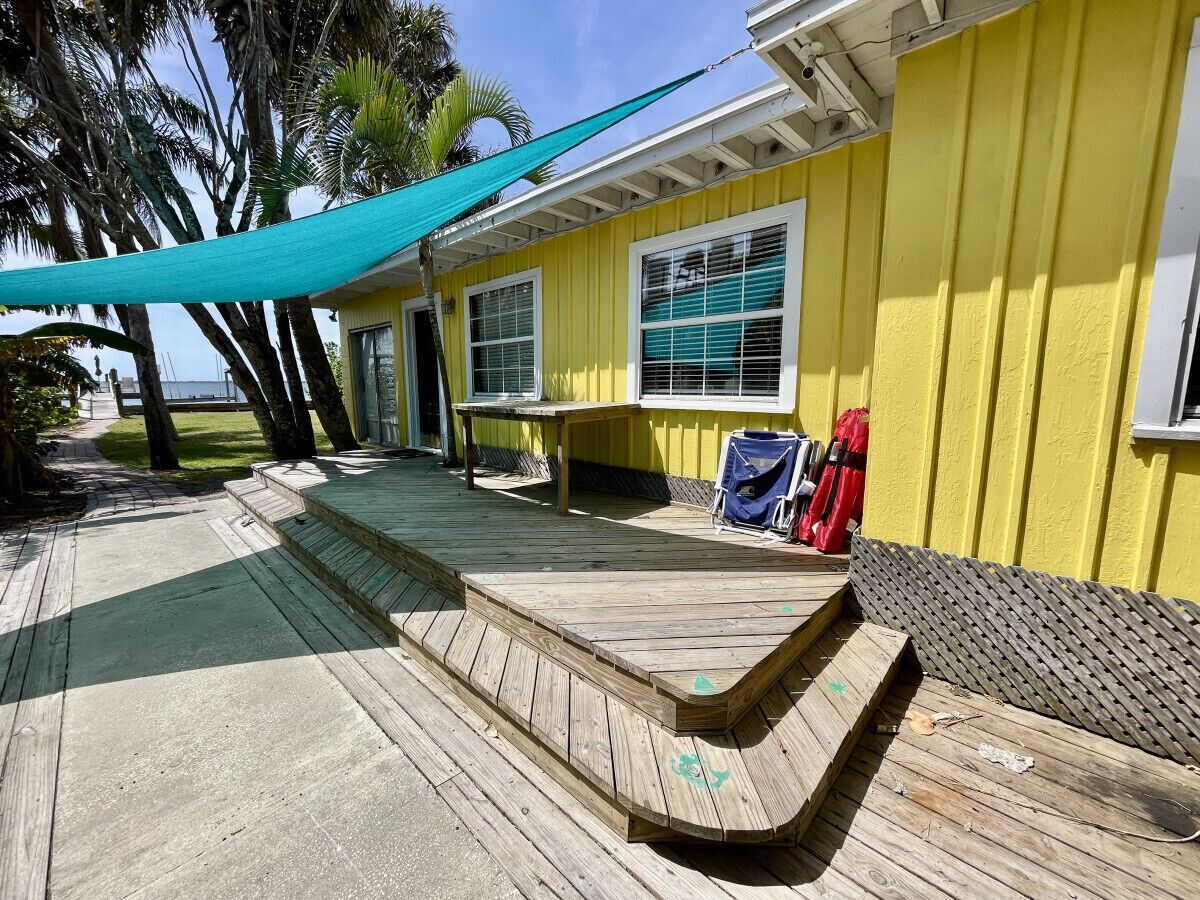 Banana River Cabin - 3 Bed/2 Bath Riverfront Home