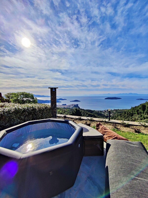 مغطس سبا خارجي