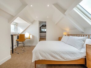 3 bedrooms, free WiFi, bed sheets