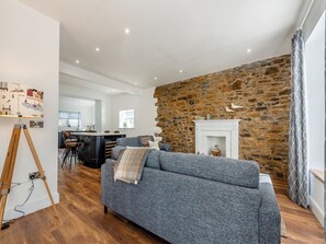 TV - Beachey View - UK43058 (Saundersfoot)