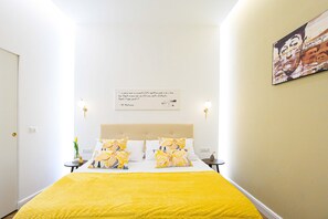 Deluxe Room | Down comforters, memory foam beds, free minibar items, in-room safe - Annapoli Rooms (Naples)