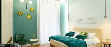 Chambre Triple Exclusive, 1 grand lit et 1 canapé-lit, balcon, vue ville
