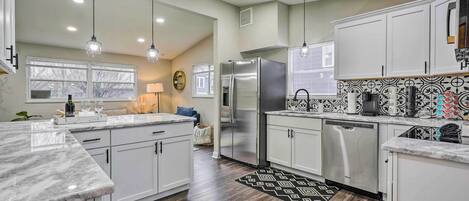 Fridge, microwave, stovetop, dishwasher