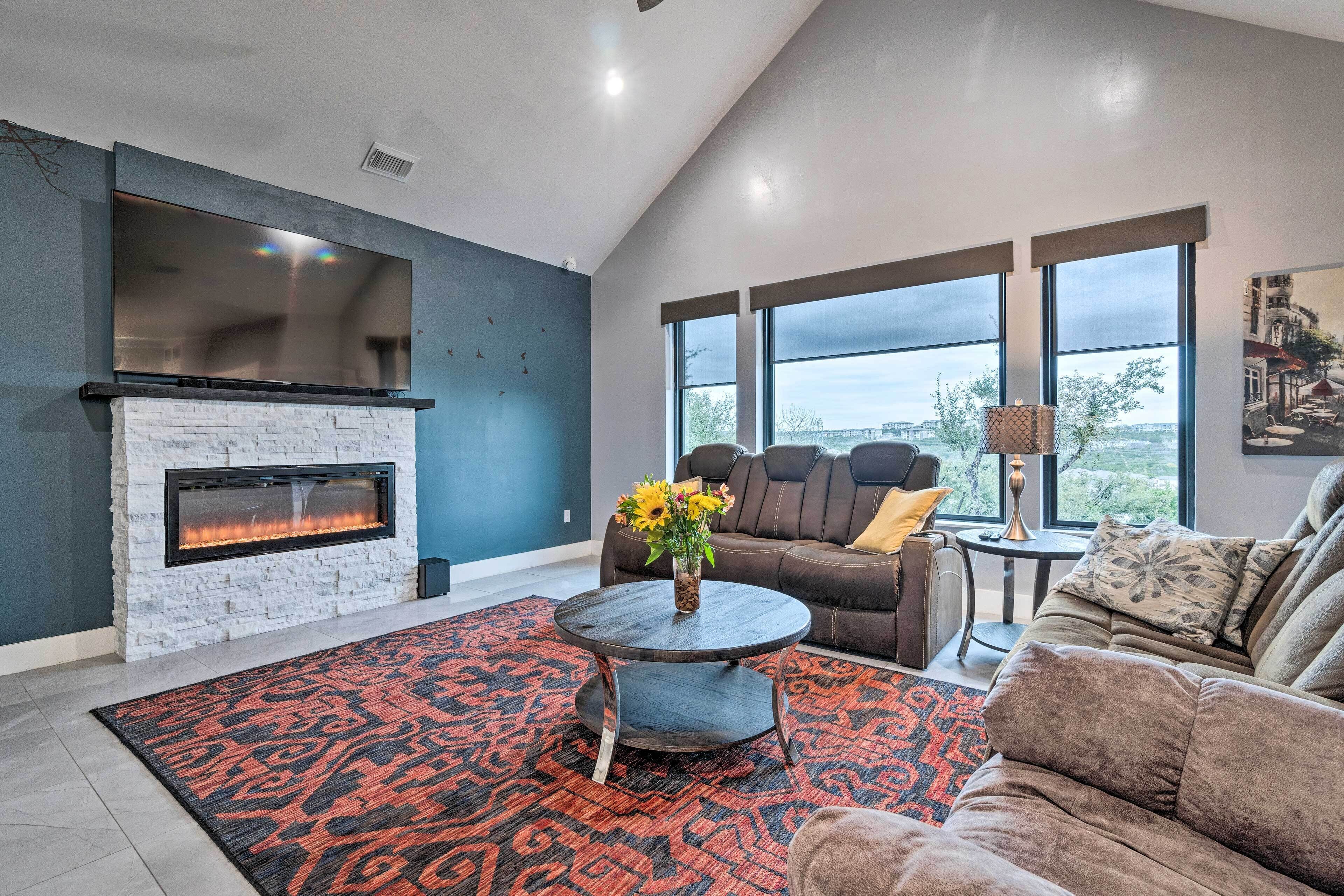 Austin Vacation Rental 2 Mi to Lake Travis!