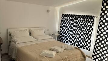 2 Schlafzimmer, BĂŒgeleisen/BĂŒgelbrett, kostenloses WLAN, BettwĂ€sche