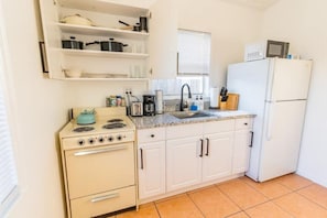 Fridge, microwave, oven, stovetop - The Orange Door - Coastal Escape (Stuart)