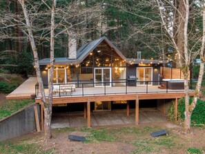 Exterior - Luxe Riverfront A-Frame | Hot Tub | Fishing (Troutdale)