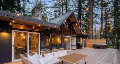 Luxe Riverfront A-Frame | Hot Tub | Fishing